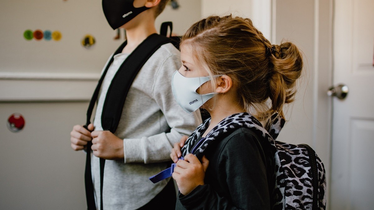 pediatrics group recommends masks inside schools