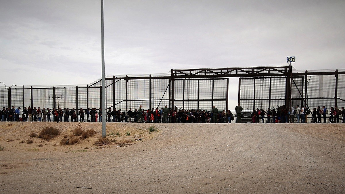 Migrants at El Paso border